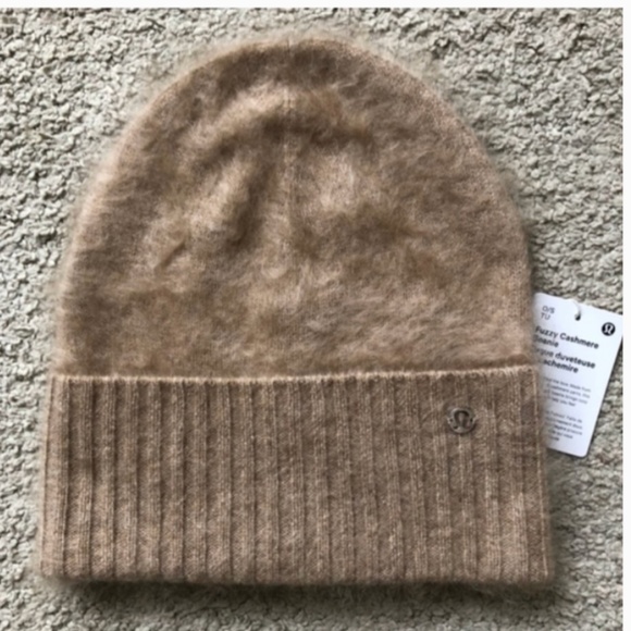 lululemon athletica Accessories - LULULEMON Fuzzy Cashmere Beanie.NWT.
